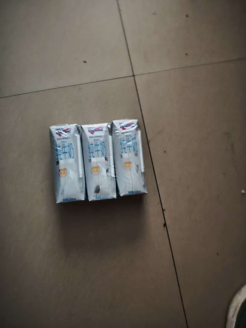 纽仕兰Theland新西兰进口4.0g蛋白质低脂高钙纯牛奶250ml*3盒尝鲜装营养早餐奶晒单图