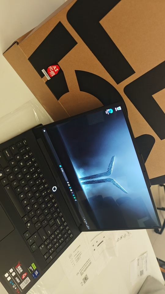 联想(Lenovo)拯救者Y9000P 2025AI元启16英寸游戏本笔记本电脑(Ultra 9 275HX 32G 1T RTX5060 2.5k 240Hz OLED)碳晶黑晒单图