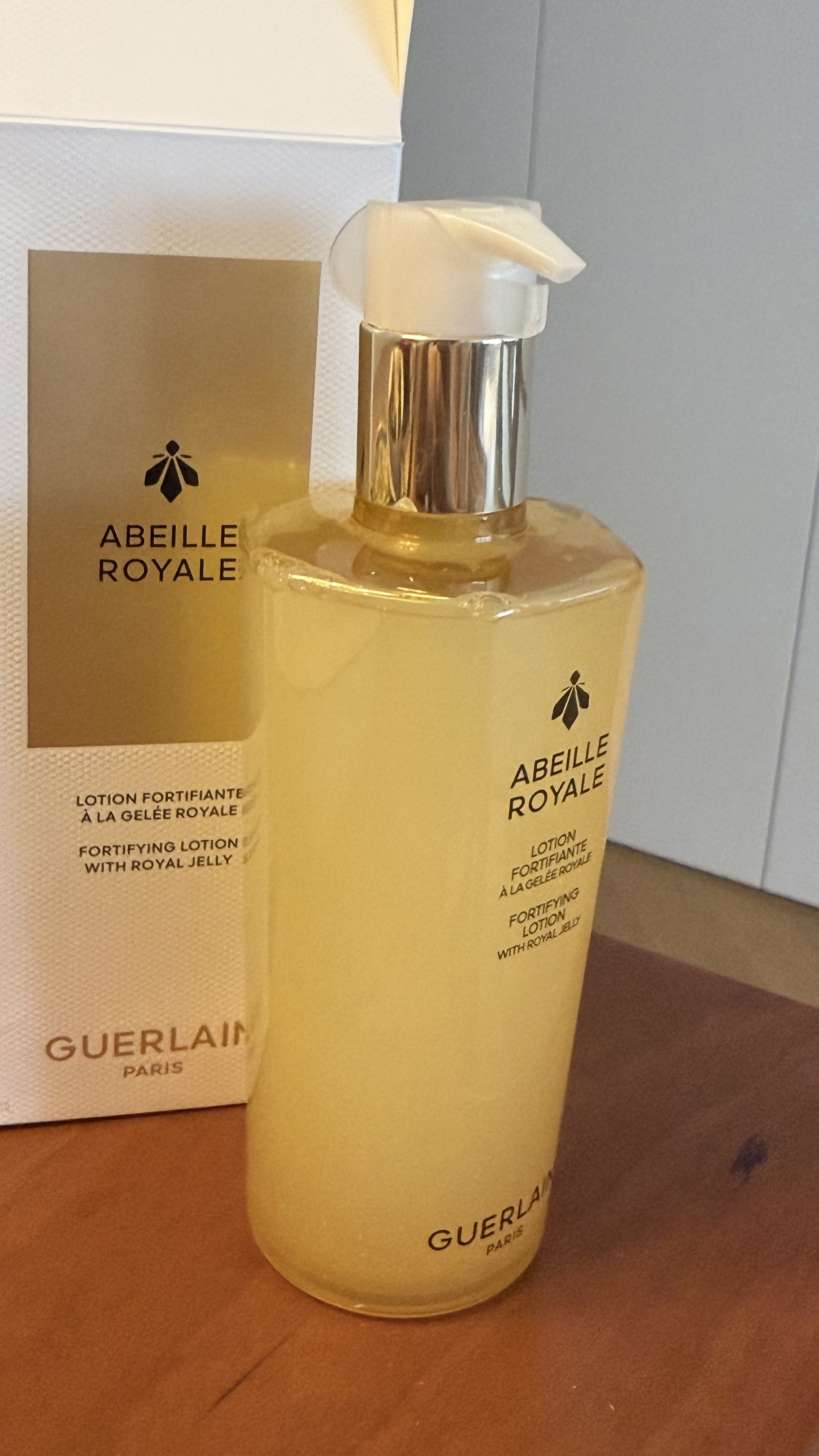 娇兰(GUERLAIN)蜂姿水爽肤水300ml帝皇蜂姿蜜润修护精粹水 爽肤水保湿滋润细嫩透亮润泽晒单图