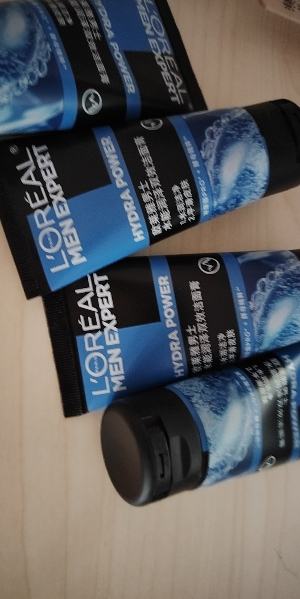 欧莱雅(LOREAL)男士火山岩控油清痘洁面膏50ml*4 洁面膏/霜 洗面奶 洁面乳 L'OREAL晒单图