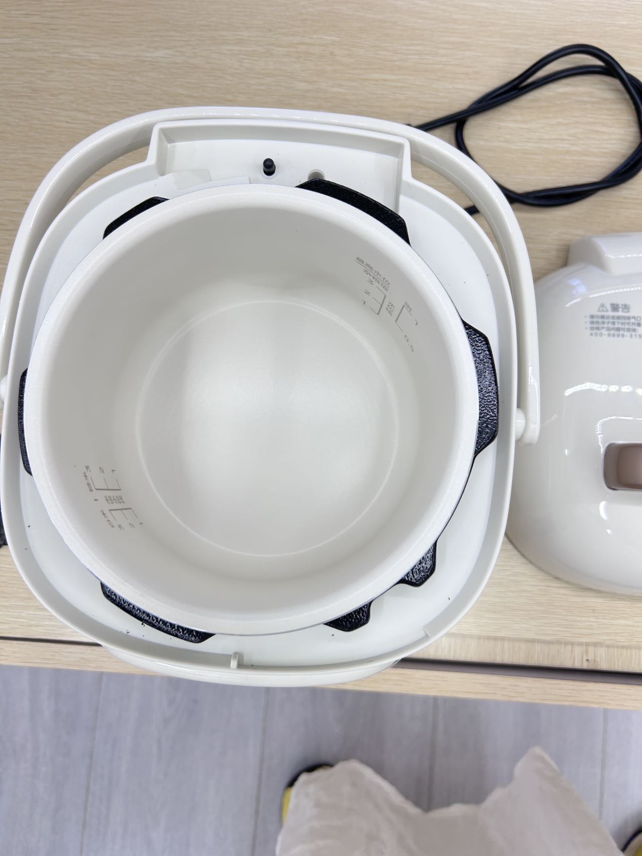 美的(Midea)电压力锅MY-MY-E220压力锅1.8L家用智能易清洁内胆煲汤杂粮饭宝宝粥高压锅电饭煲(1-3人)晒单图