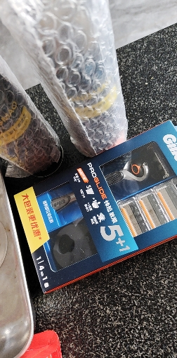 吉列锋隐致顺手动剃须刀锋速5刀片男士5层刀头刮胡刀吉利刀架1刀架4刀头+刀架托+大瓶须泡*2晒单图