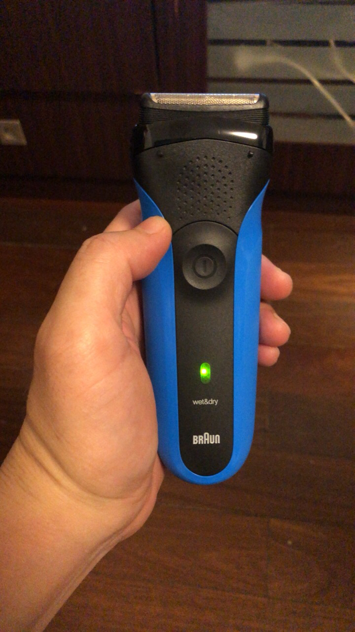 博朗(BRAUN)电动剃须刀 310s干湿两用超感几何刀网三刀头全身水洗充电式蓝色往复式刮胡刀七夕男友礼物晒单图