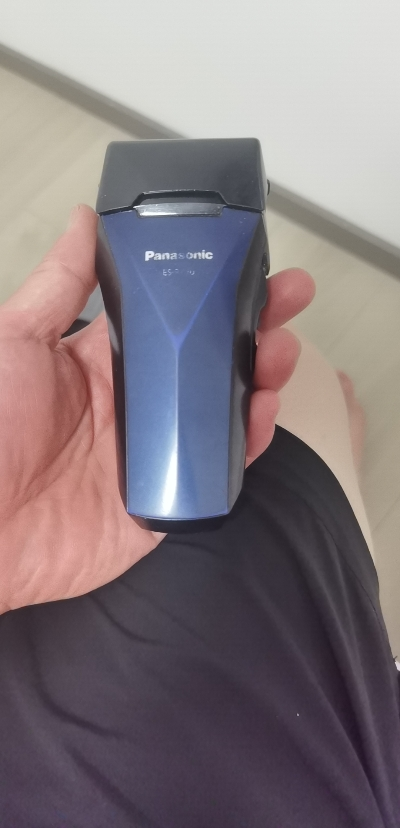 松下(Panasonic) 电动剃须刀 ES-RC30 充电式 单刀头往复式全身水洗男士刮胡刀晒单图
