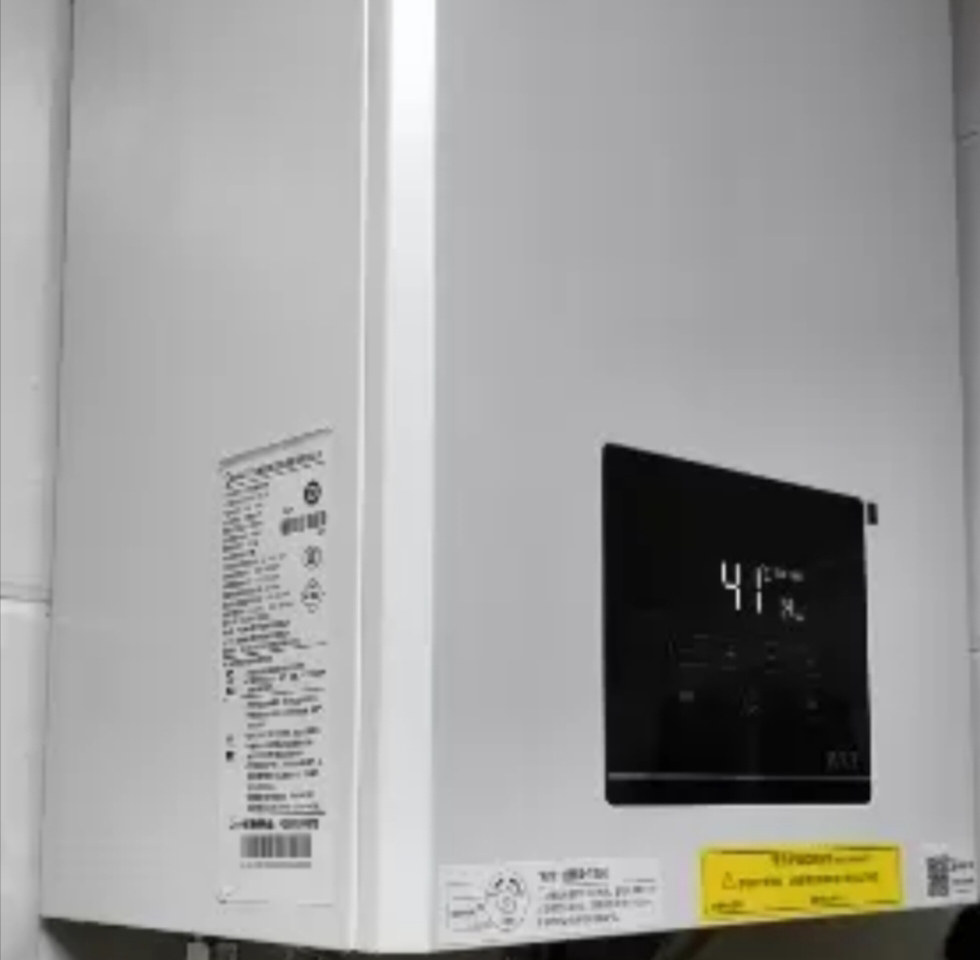 美的(Midea)无极变频省气王恒温燃气壁挂炉天然气采暖地暖家用锅炉热水器 全新富氧密闭稳燃舱L1GB26-MC2D晒单图