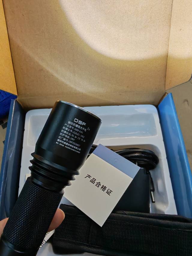鼎晟丰(DSF) DSFB-6101 3.7V 3W Ex de IIC T6 Gc 袖珍防爆强光手电晒单图