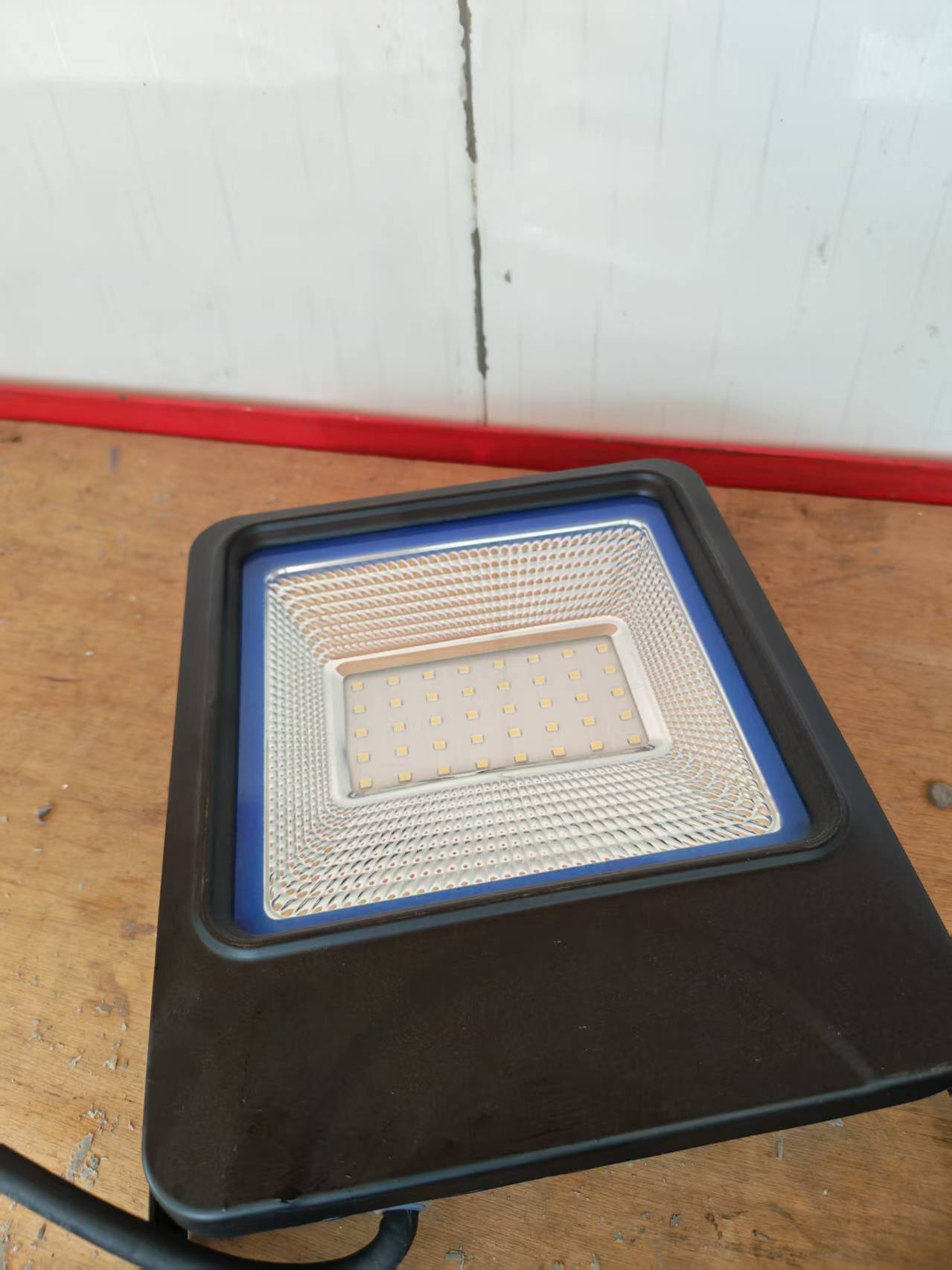 鼎晟丰(DSF) DSFG-938A AC110-240V 200W IP66 5500K LED移动投光灯 (计价单位:个) 黑色晒单图