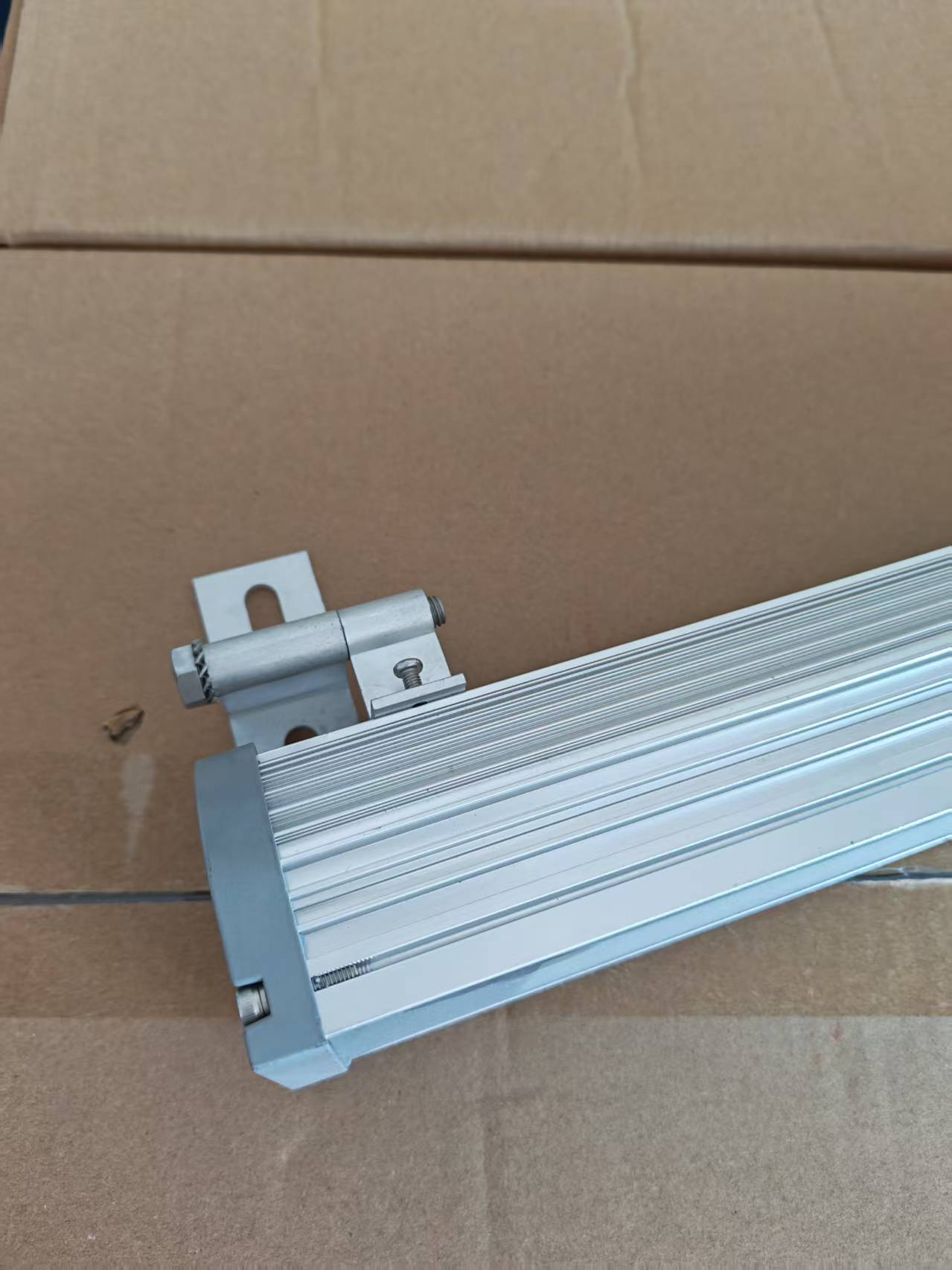 鼎晟丰(DSF) DSFG-9400 AC110-240V 20W IP66 5500K 步道灯LED隧道灯 (计价单位:个) 灰色晒单图