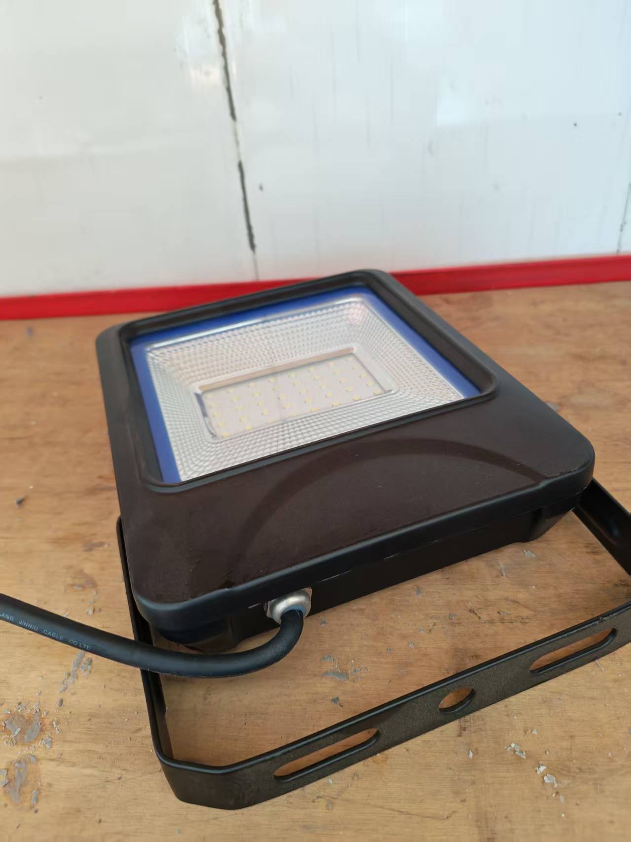 鼎晟丰(DSF) DSFG-938A AC110-240V 80W IP66 5500K LED移动投光灯 (计价单位:个) 黑色晒单图