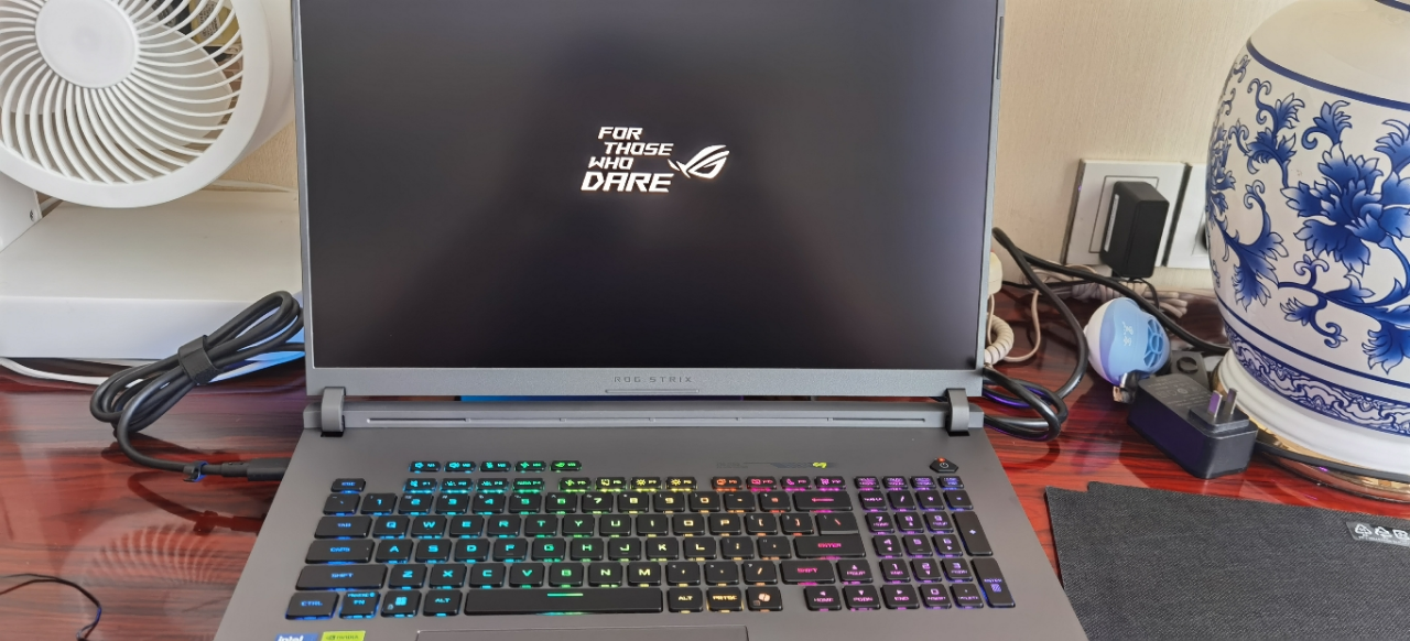 ROG枪神9 Plus 酷睿U9 18英寸 游戏笔记本电脑(U9 275HX RTX5070Ti 16G 1T 2.5K 240Hz)晒单图