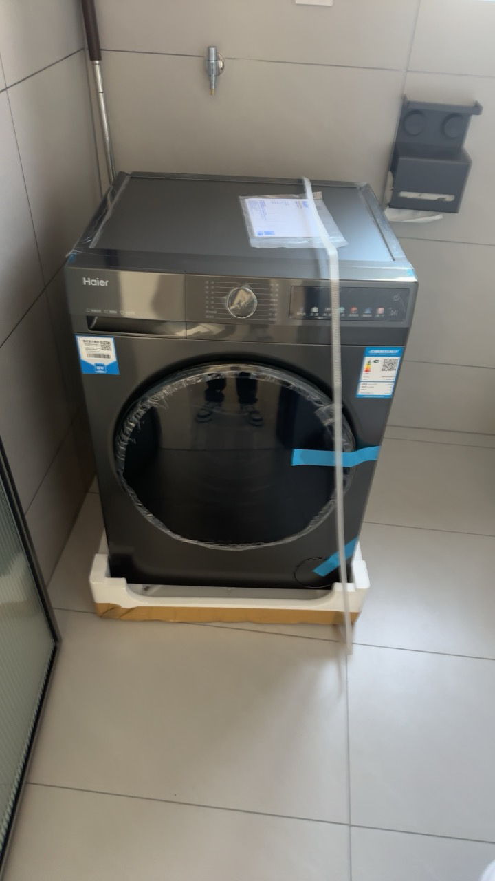 海尔(Haier)24年新品滚筒洗衣机全自动 初色系列 洗烘一体机 一件也能甩 10公斤以旧换新 超薄家用带烘干晒单图
