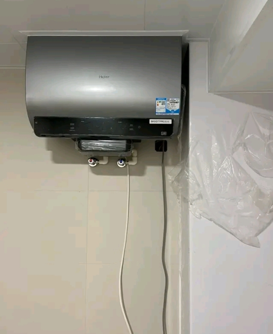 海尔(Haier)超薄扁桶双胆60升家用电热水器3300W小魔盒镁棒免更换小蓝瓶 变频速热 BK5[以旧换新]晒单图