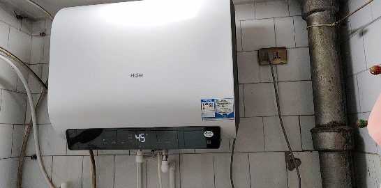 海尔(Haier)[小红花BK3MINI]60升双胆扁桶电热水器 鲜活水 国家补贴20% 3300W变频速热家用晒单图