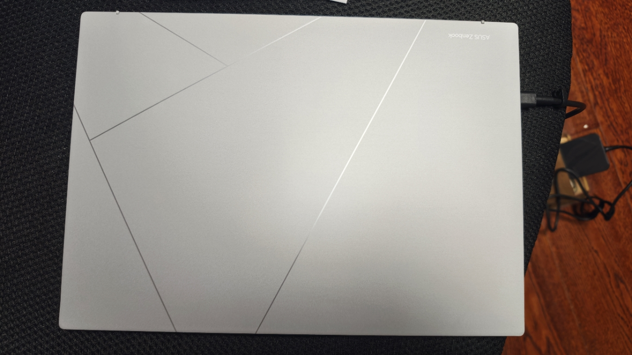 华硕灵耀14 2025全新二代酷睿Ultra9 2.8K 120Hz OLED屏高颜值AI超轻薄笔记本电脑(285H 32G 1T)银晒单图