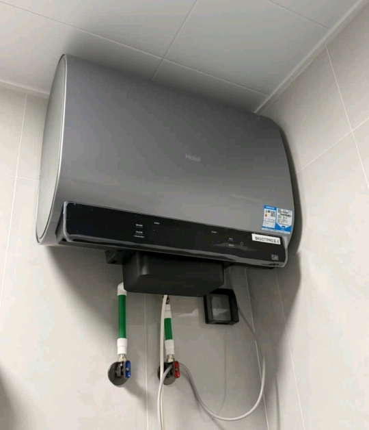 海尔(Haier)超薄扁桶双胆60升家用电热水器3300W小魔盒镁棒免更换小蓝瓶 变频速热 BK5[以旧换新]晒单图