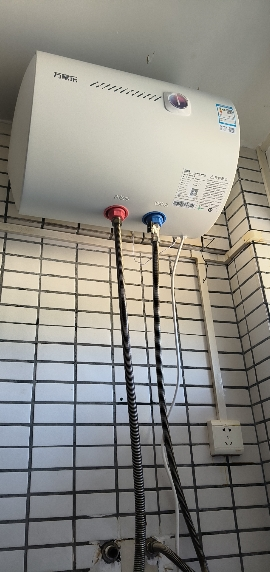 万家乐40升电热水器小尺寸 2200W速热 多重防护 家用小型洗澡机 节能省电D40-H111B(S)晒单图