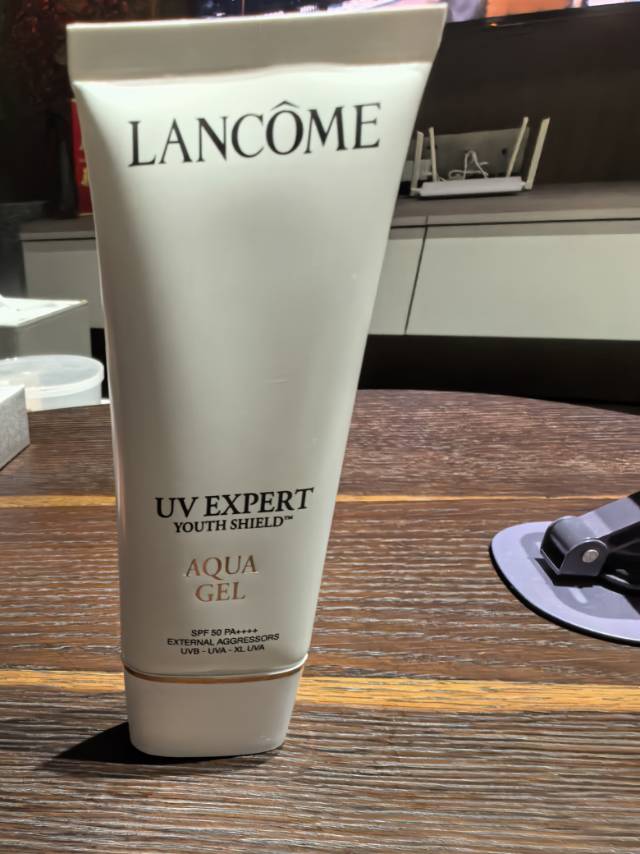 法国(Lancome)兰蔻水漾轻透隔离露UV小白管 SPF50PA++++柔皙轻透防晒霜50ml (清爽型)晒单图