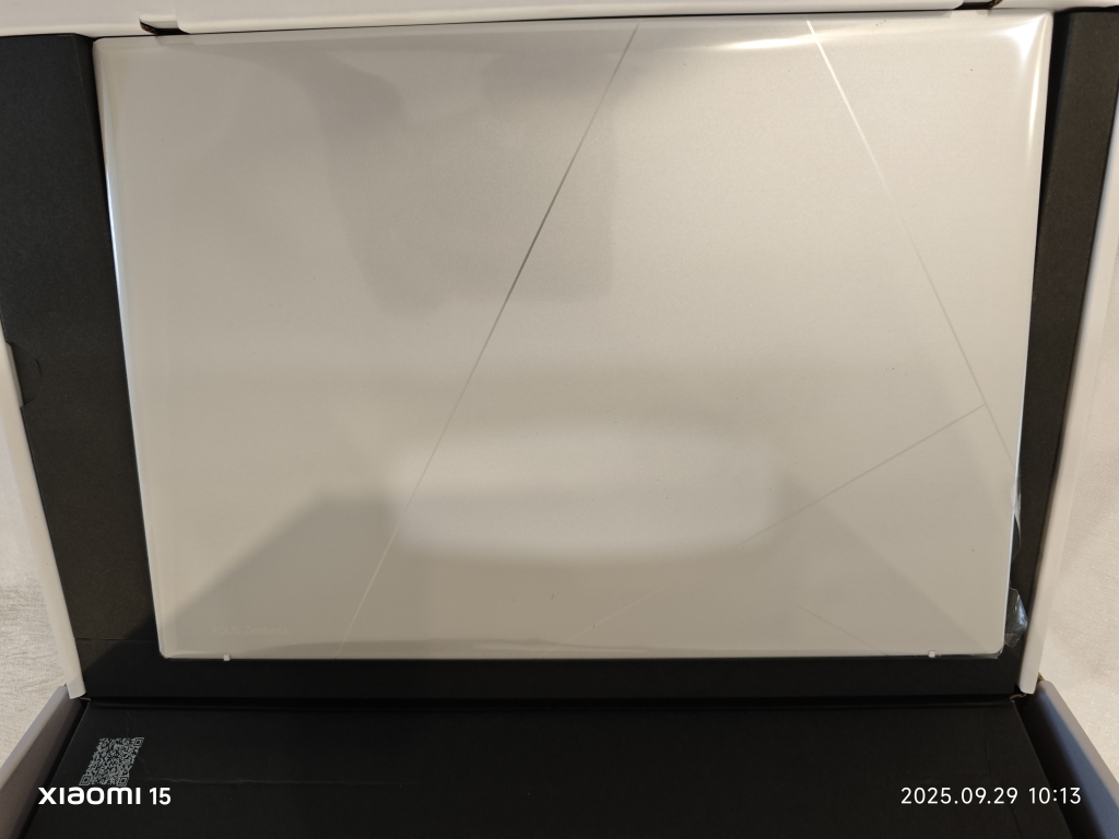 华硕灵耀14 2025全新二代酷睿Ultra9 2.8K 120Hz OLED屏高颜值AI超轻薄笔记本电脑(285H 32G 1T)银晒单图