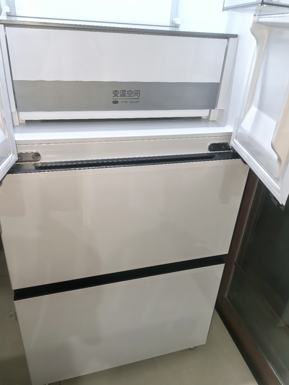 [自营]美的冰箱60cm薄嵌420法式多门四开门超薄嵌入式双变频一级能效风冷大容量白色冰箱MR-420WUFPZE晒单图