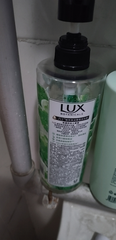 力士(LUX) 植萃精油香氛沐浴露夜皇后仙人掌香750g 4D玻尿酸持久留香晒单图