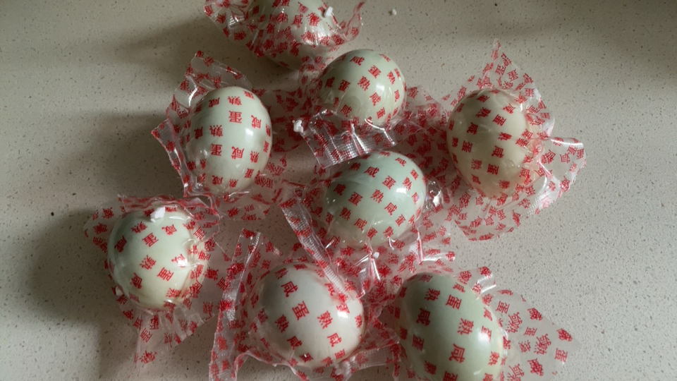 [苏鲜生推荐]雀淘 正宗熟制咸鸭蛋60g*10枚真空包装农家新鲜鸭蛋冬天加热出油整箱晒单图