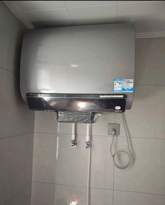 海尔(Haier)热水器小蓝瓶净水洗超薄扁桶家用电热水器3500W变频[3D MAX加热]小魔盒双胆BK7 60L晒单图