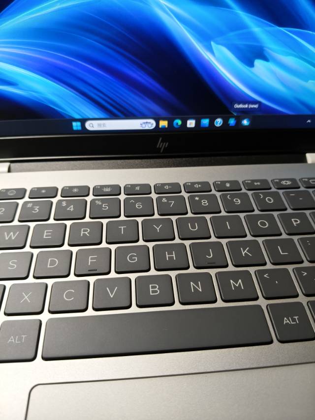惠普(HP)星BookPro14笔记本电脑轻薄本14英寸商务办公学生(Intel Core 5-210H 16G 1T 2.2K )银14-fs0012TU晒单图
