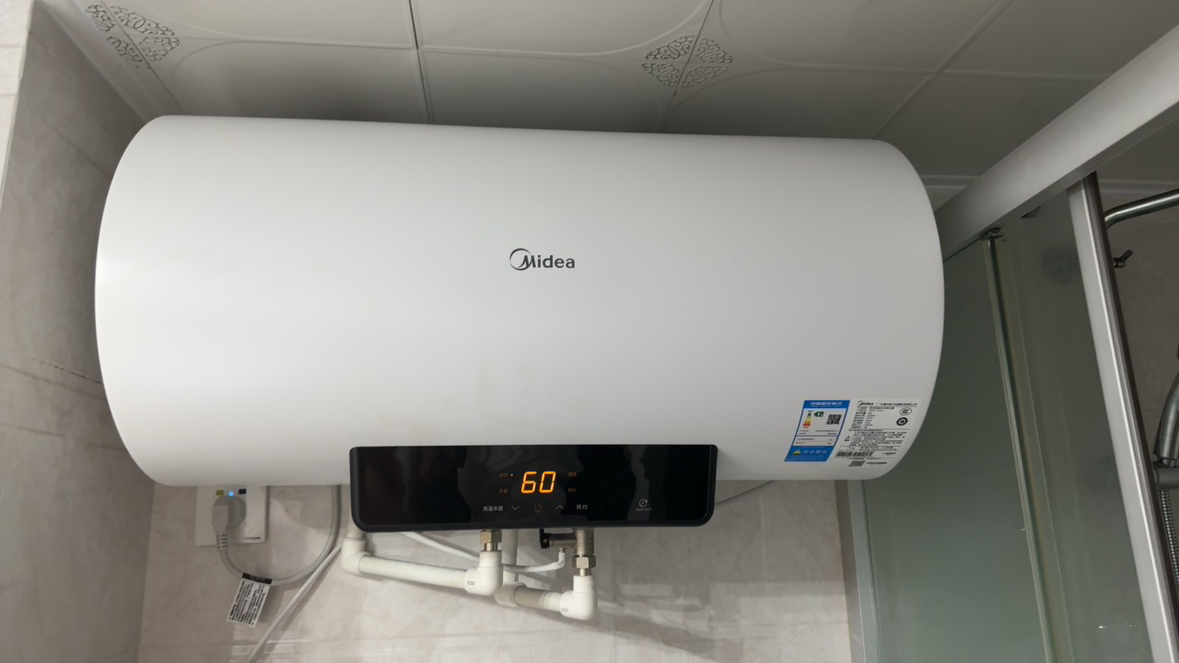 [美的智能家电]60L家用电热水器F6021-X1(S)(数显)2200W速热 双重抑菌 搪瓷内胆 长效免换镁 8年质保晒单图