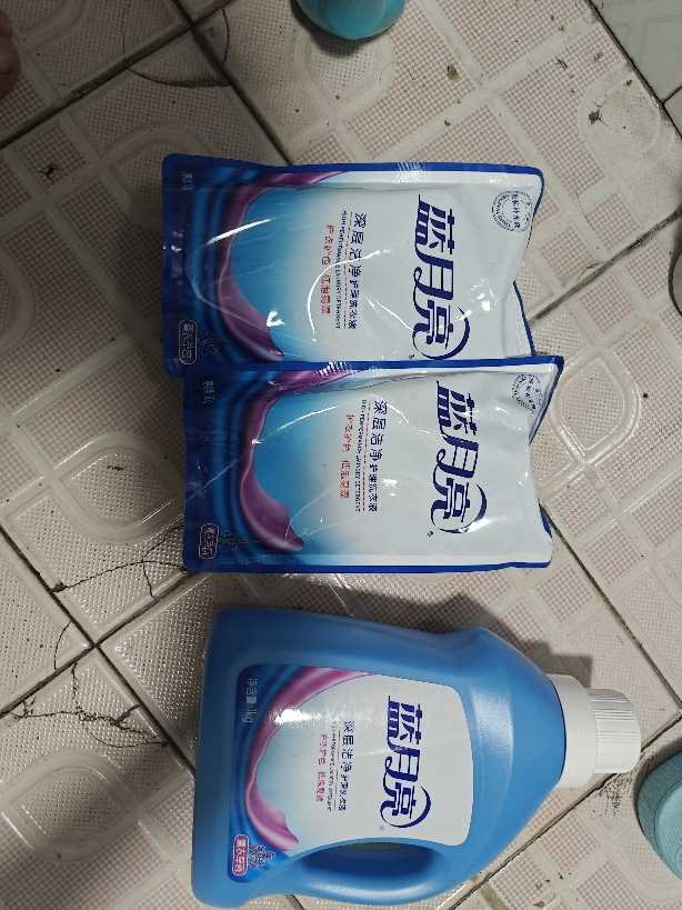 蓝月亮洁净洗衣液薰衣草香套装1kg/瓶+500g袋装*2 深层洁净 强效去污晒单图