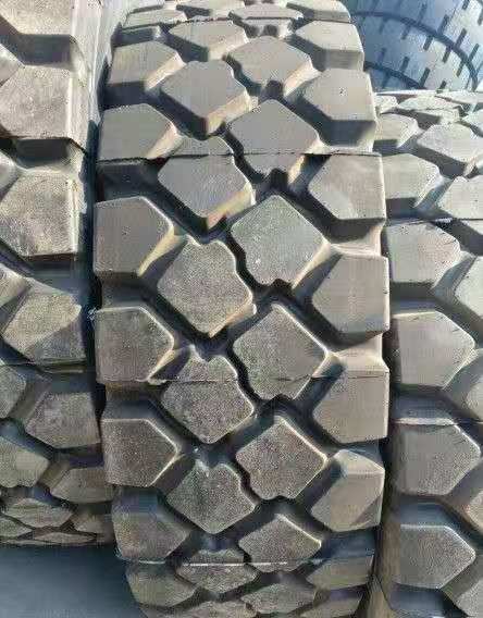 前进轮胎16.00-20-28PR E-2F斜角尼龙越野胎含内胎垫带适配特种车胎晒单图