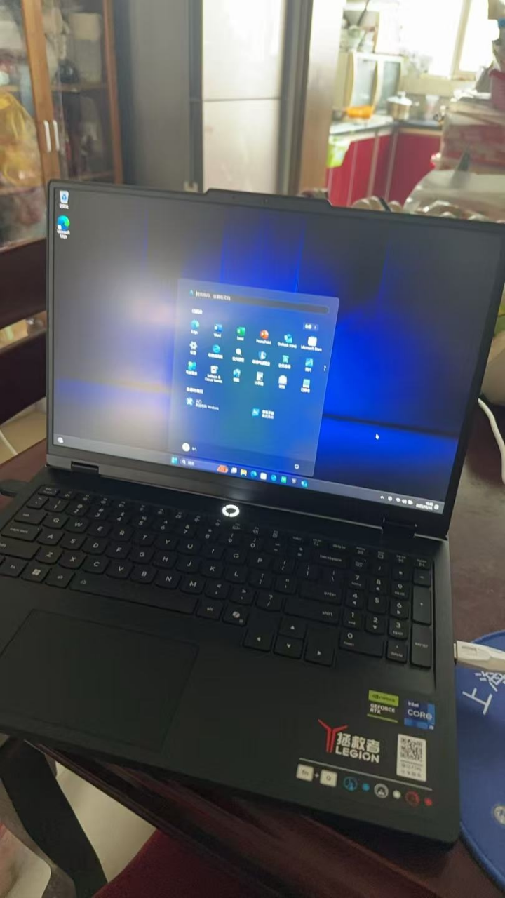 联想(Lenovo)拯救者Y7000P 2025 16英寸电竞游戏本笔记本电脑(i9-14900HX 16G 1T RTX5060 2.5k 240Hz DCI-P3)碳晶黑晒单图