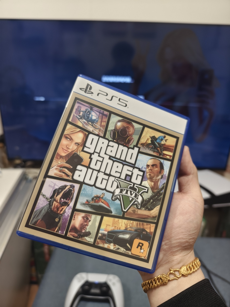 索尼(SONY)PS5 全新游戏光盘 侠盗猎车手5 三男一狗 给他爱5 GTA5 中文字幕 港版晒单图