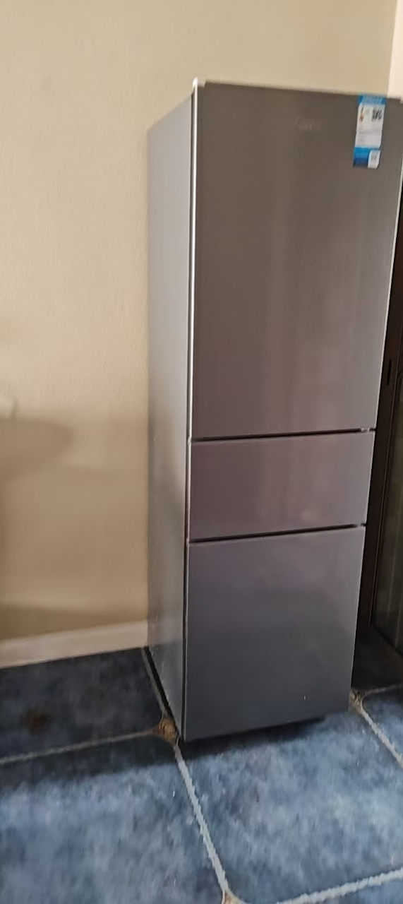 [自营]美的(Midea)220升三门三温租房家用客厅宿舍小型冰箱三开门节能省电以旧换新BCD-220TM[国家补贴]晒单图