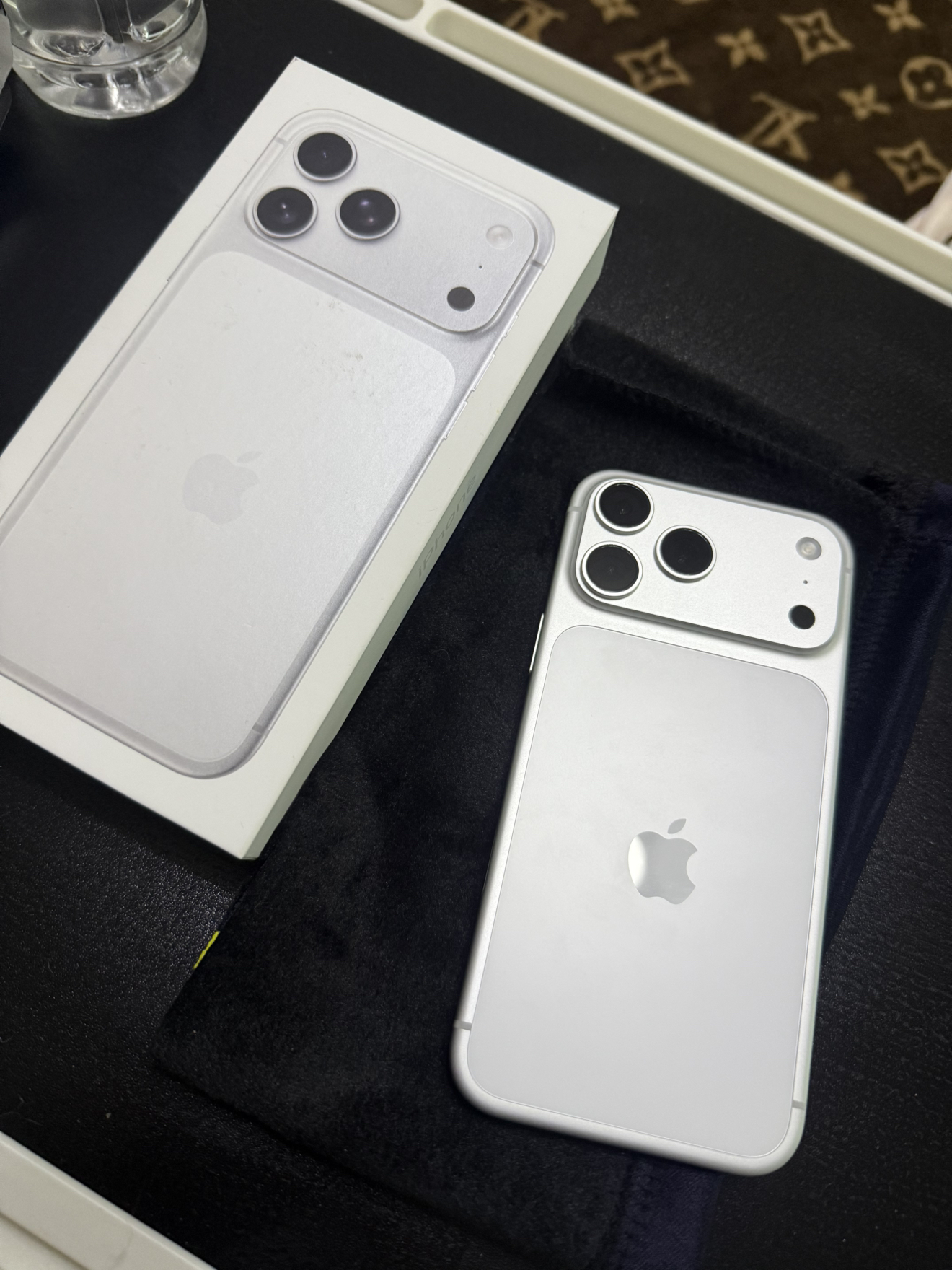 Apple iPhone 17 Pro Max 256G 银色 移动联通电信5G手机晒单图