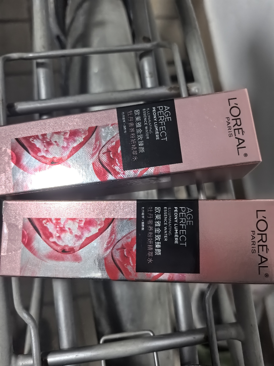 欧莱雅(LOREAL)金致臻颜牡丹奢养粉妍精萃水65ml*2提亮滋润紧致女士爽肤水化妆水保湿水晒单图