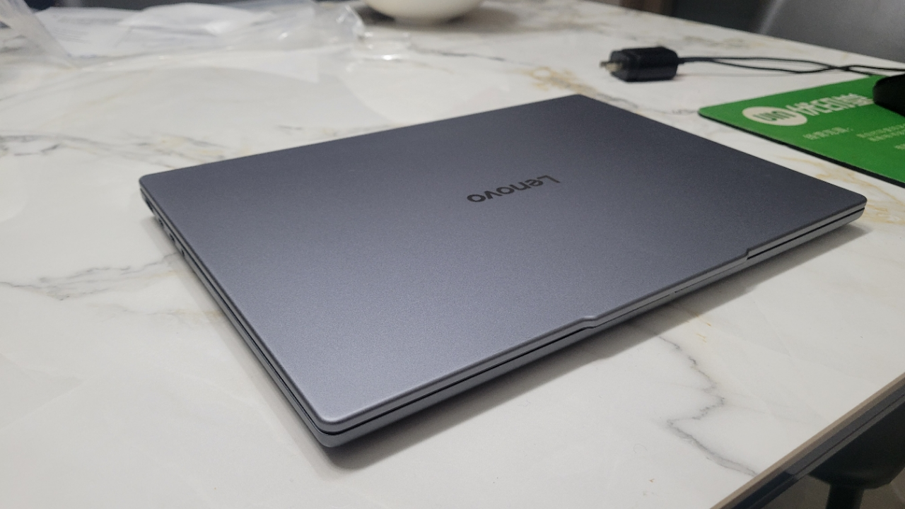 联想小新14 2025款14英寸轻薄笔记本电脑(英特尔酷睿标压I5 24G 512G IPS 高色域)晒单图