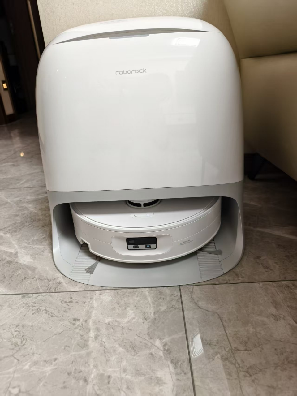 石头自清洁扫拖机器人P20活水版 全域增压活水洗 AI自升降滚筒罩 母婴级洁净地面晒单图