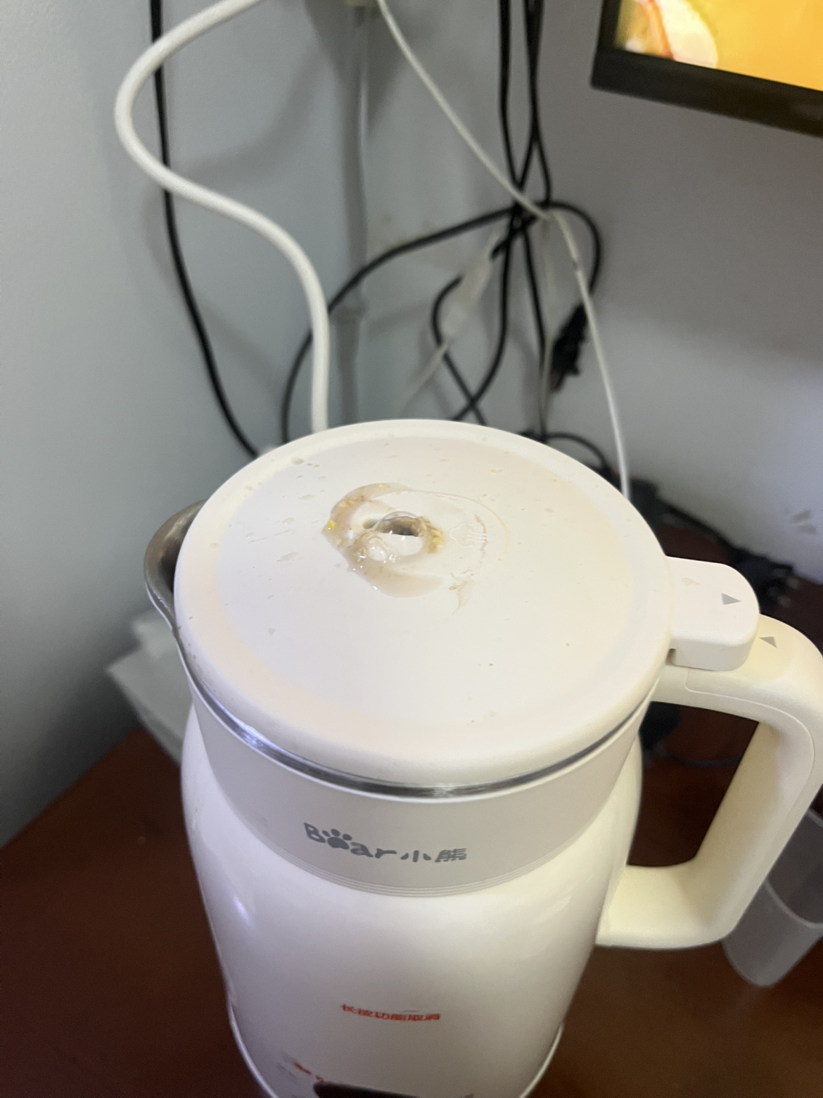 小熊bear云白无网研磨1.1L快速制浆迷你豆浆机果汁机外塑内钢晒单图