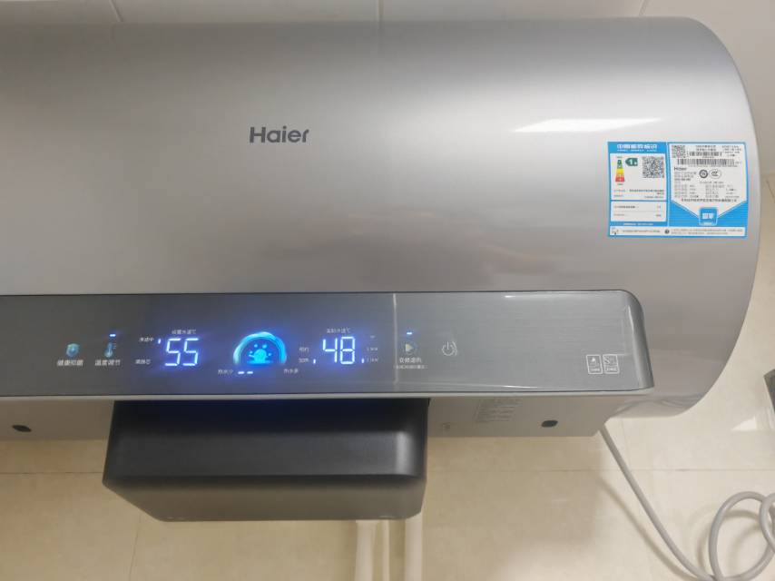 海尔(Haier)[小蓝瓶净肤洗DR7]麦浪系列富锶矿泉浴热水器电热水器一级能效变频速热全瓷内胆免清洗 60L晒单图