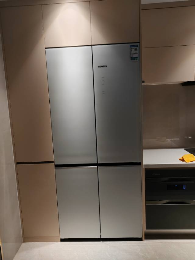 西门子[重磅新品]十字对开门503升平嵌冰箱大容量存储 抗菌净味 智能抗冷凝技术三种变温储鲜玻璃面板KC88EA420C晒单图