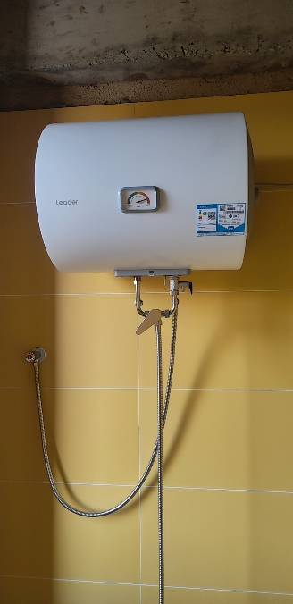 [租房神器]Leader 海尔智家电热水器LES40H-LC2(E) 40升 2200W速热 致密保温层 二级能效晒单图