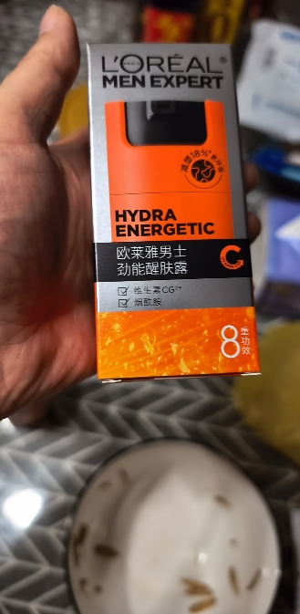 欧莱雅男士劲能醒肤露8重功效50ml(持久补水滋润保湿护肤霜擦脸乳液 抵抗倦容 焕发神采)晒单图