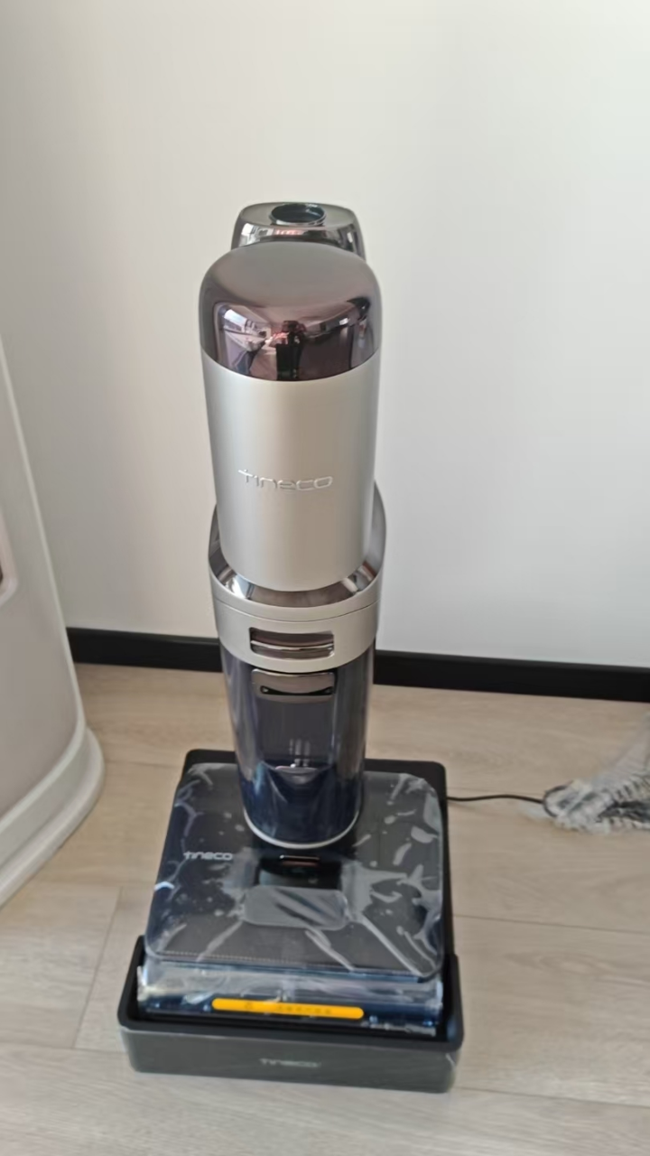 [新品首发]添可芙万极客蒸汽版全向助力洗地机[160℃蒸汽除油污 90min续航]0缠毛躺平吸拖一体拖地扫地机器人晒单图