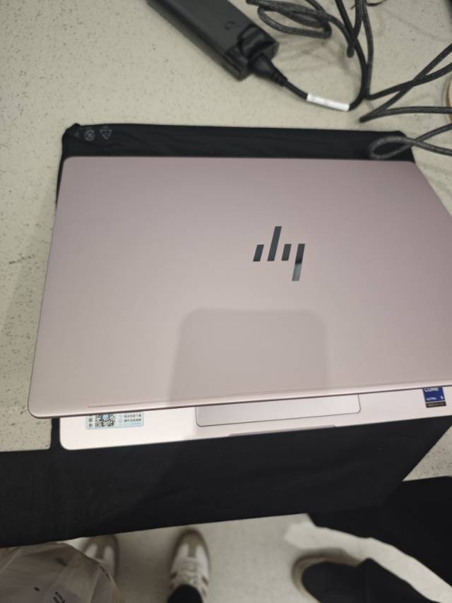 惠普(HP)星BookPro14-fr0052TU笔记本电脑轻薄本14英寸商务办公学生(Intel Ultra 5-225H 32G 1T 2.8K 120Hz )粉晒单图