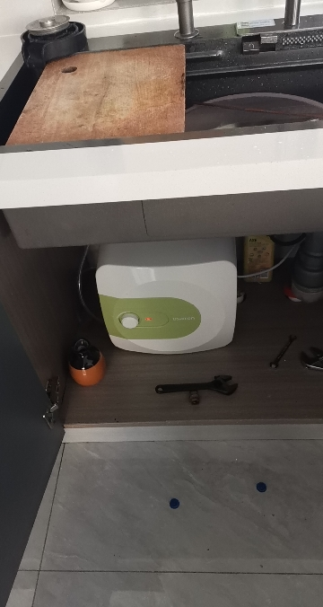 阿诗丹顿(USATON)小厨宝11升速热式厨房储水式电热水器迷你一级能效2000W上出水国家补贴 KX11-11J20S晒单图