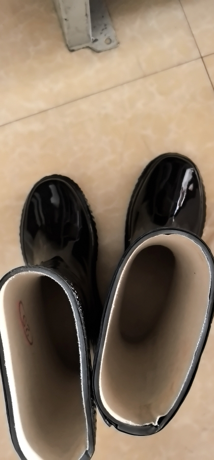 天天平安 高压绝缘靴 电工靴 耐磨防滑橡胶鞋 高筒雨靴 20KV / 双晒单图