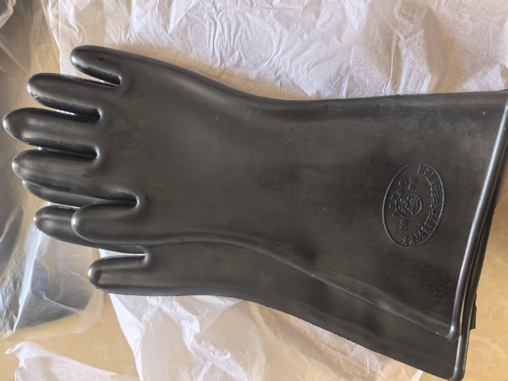 天天平安耐油手套 工业手套机器维修手套 耐磨防油污手套 防水防滑手套 长袖/双晒单图