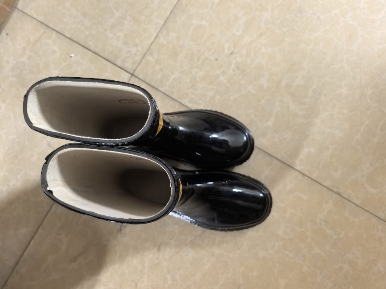 天天平安高筒靴 工矿靴 国标橡胶靴 雨鞋 36-46码/双晒单图