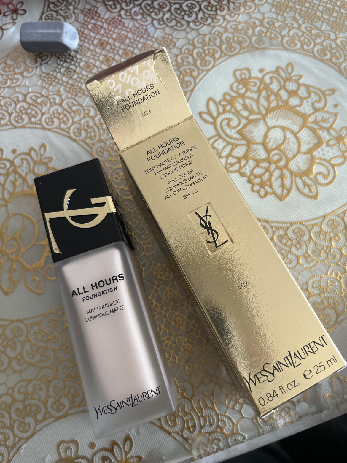 圣罗兰(YSL)恒久粉底液25ml 轻透服帖持久不脱妆高级雾面妆感均匀肤色 LC2#粉二白 冷白皮白皙肤色晒单图