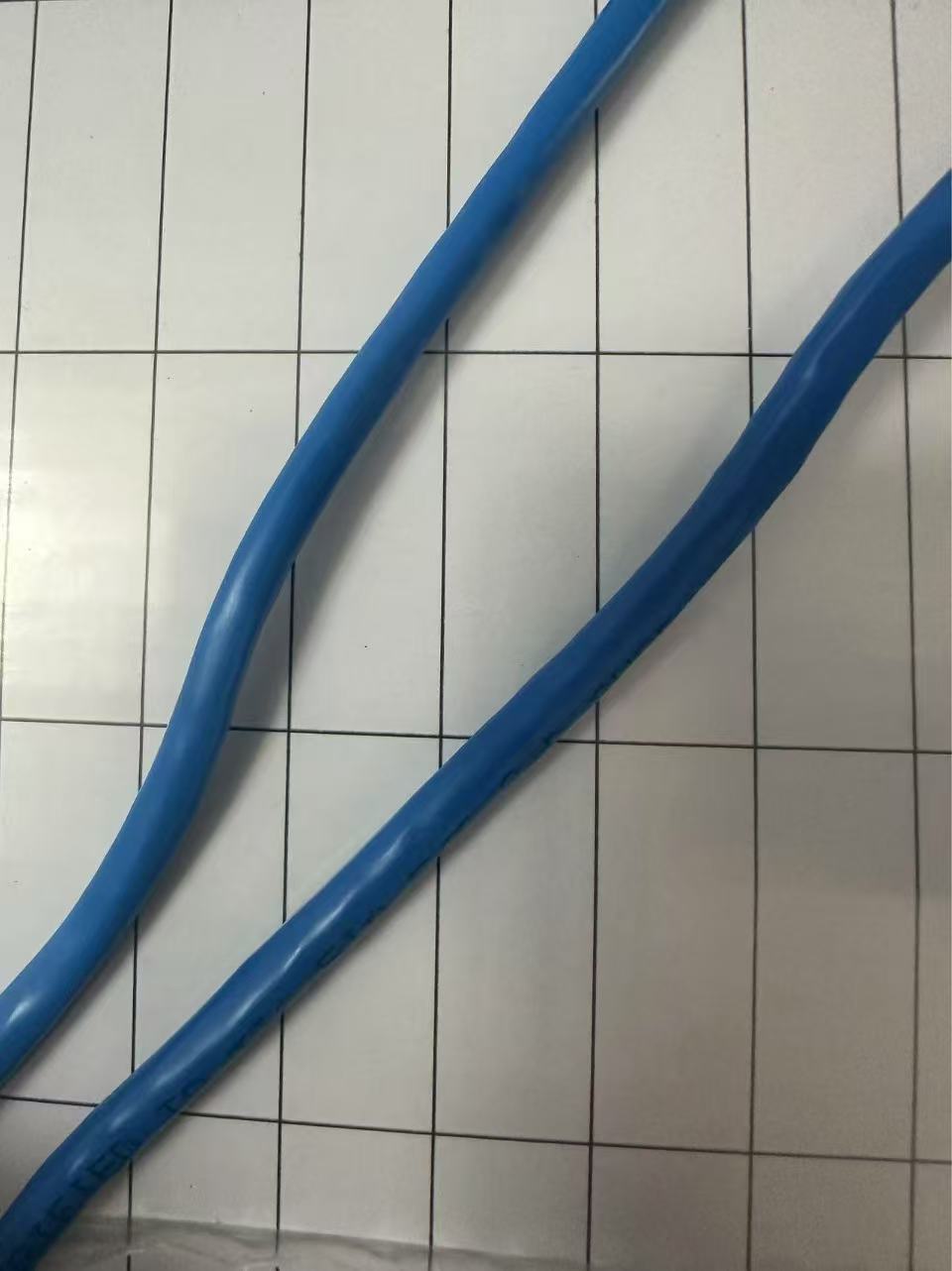 奥威尔(OWIRE) SSKJ-C5E-LZ60GY 0.50mm 灰 超五类4对非屏蔽网线 305.00 米/箱晒单图